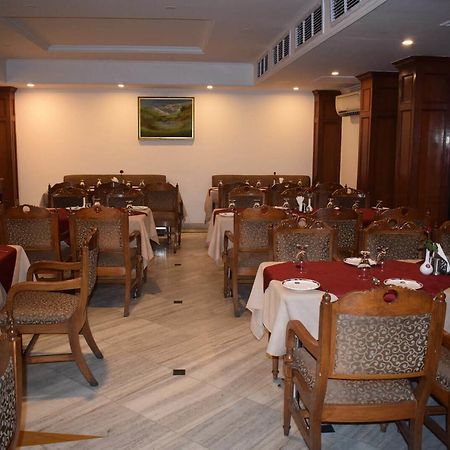 ורנאסי Hotel Vaibhav מראה חיצוני תמונה