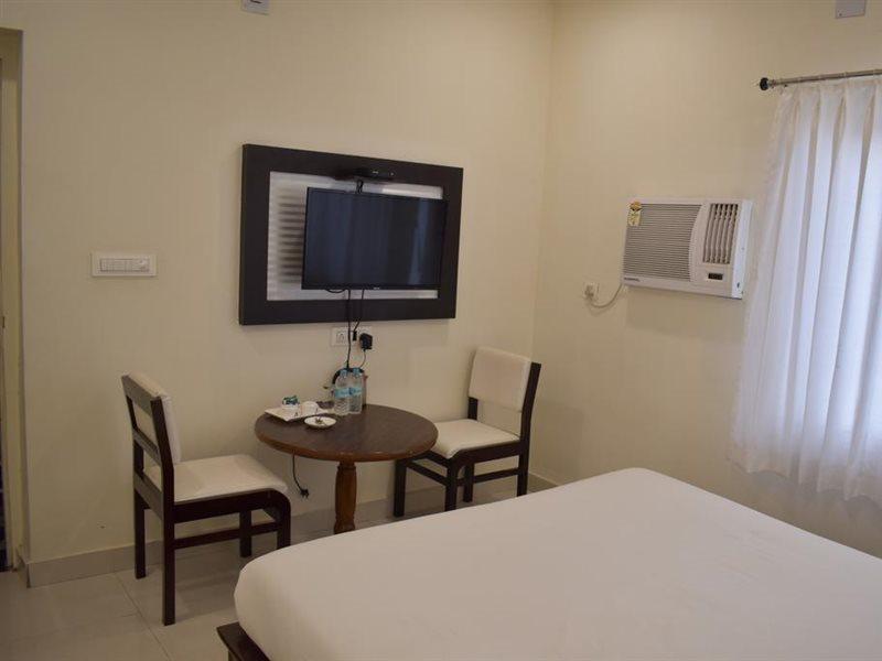 ורנאסי Hotel Vaibhav מראה חיצוני תמונה