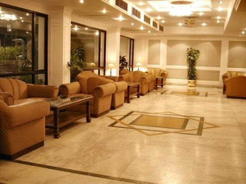 ורנאסי Hotel Vaibhav מראה חיצוני תמונה