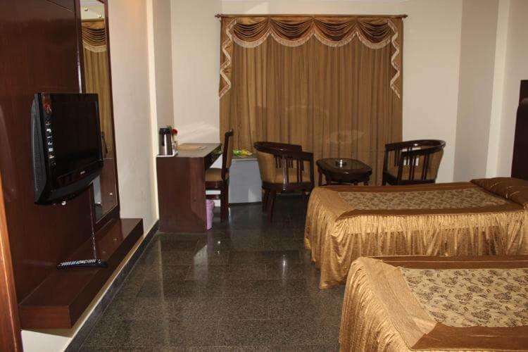ורנאסי Hotel Vaibhav מראה חיצוני תמונה