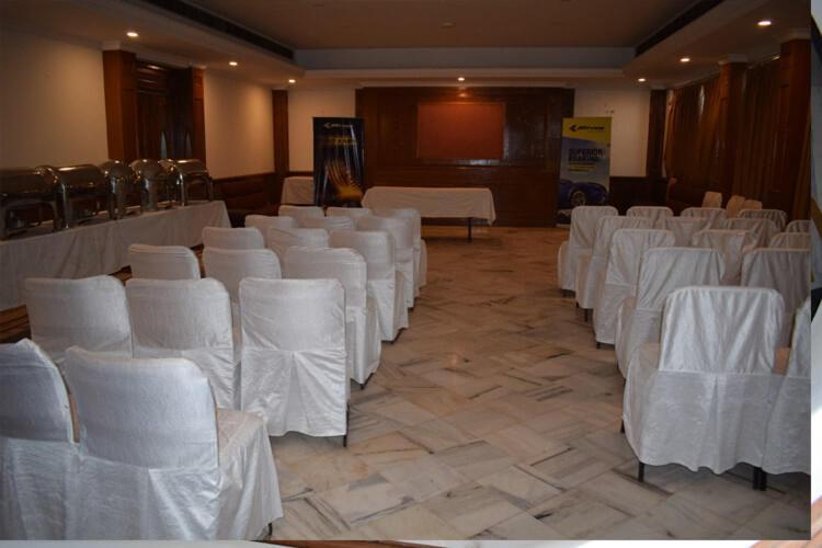 ורנאסי Hotel Vaibhav מראה חיצוני תמונה
